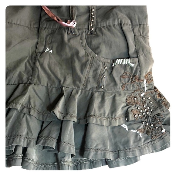 NEW-CHILLI Pepper London Ruffled, Embroidered, Hand Beaded, Studded Mini Skirt - Picture 3 of 14